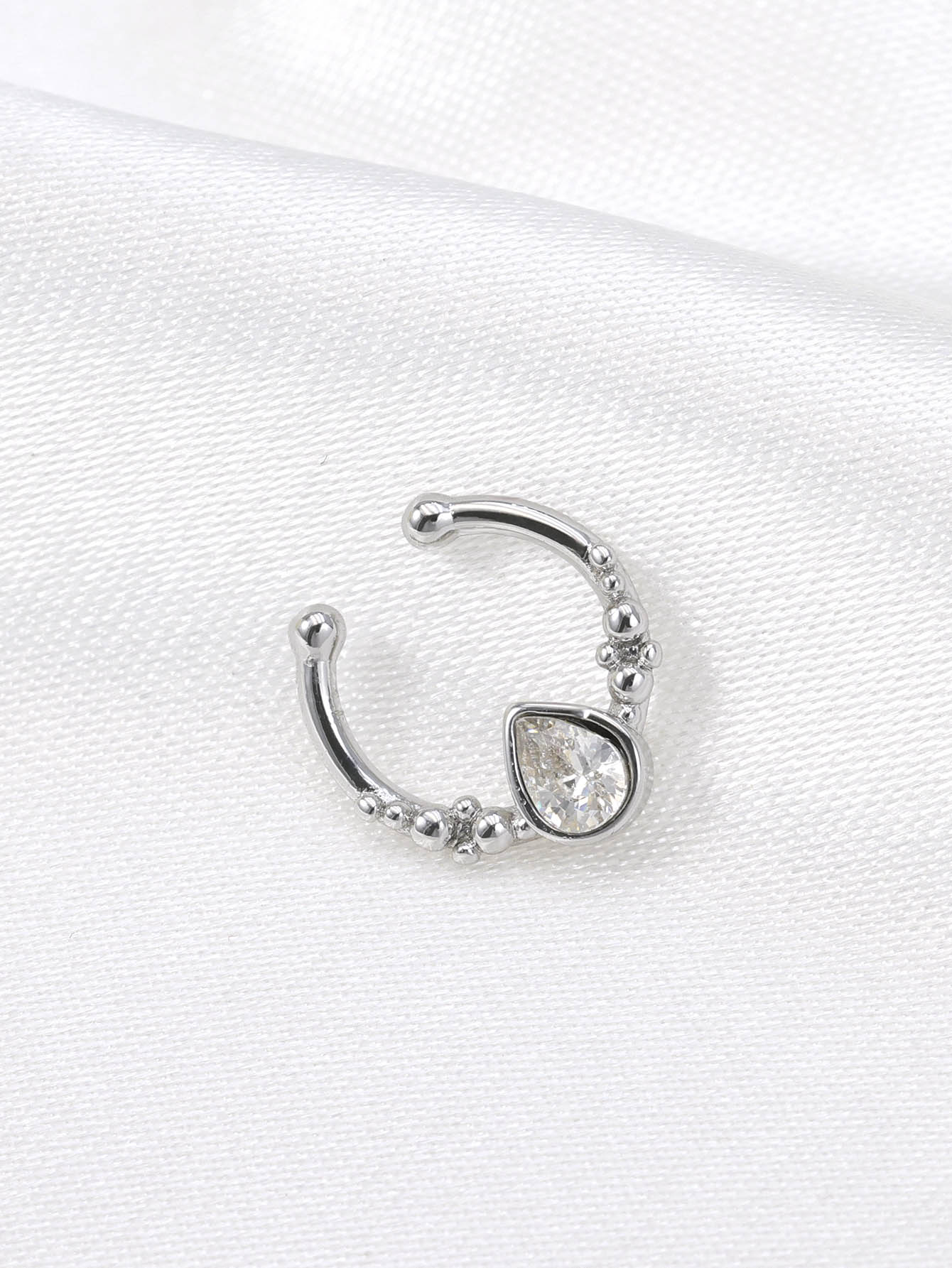 แหวนจมูกปลอมรูปเกือกม้าทำจากสเ - Body Jewelry Nose Studs บทวิจารณ์และราคา