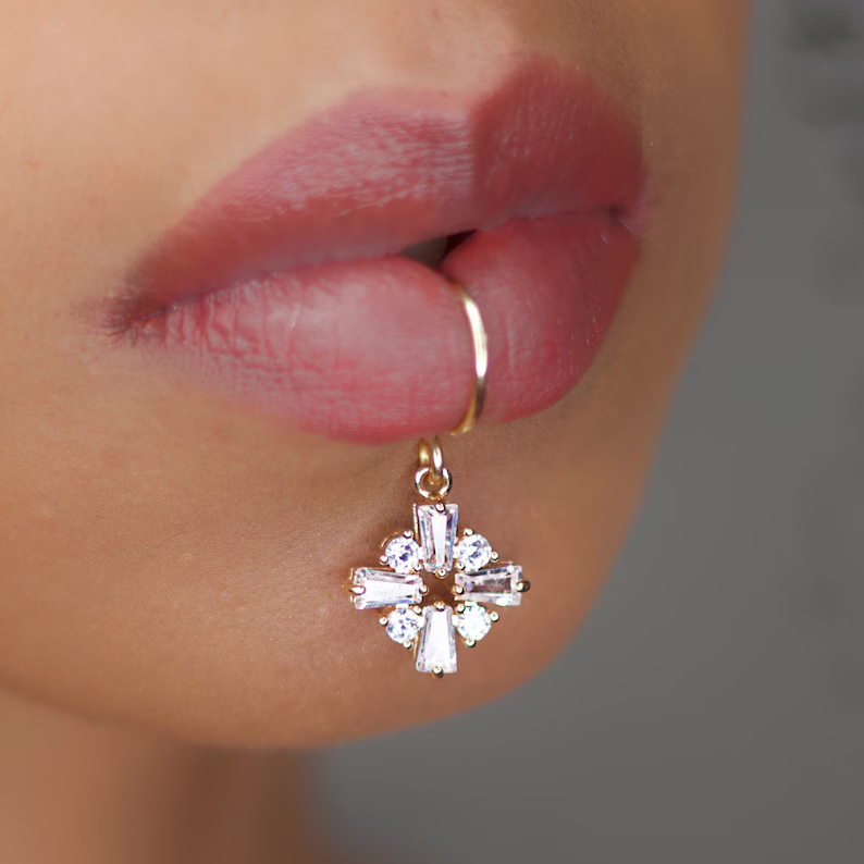 ต่างหูทรงดอกไม้สีทองหรูหรา ประ - Body Jewelry And Earrings บทวิจารณ์และราคา